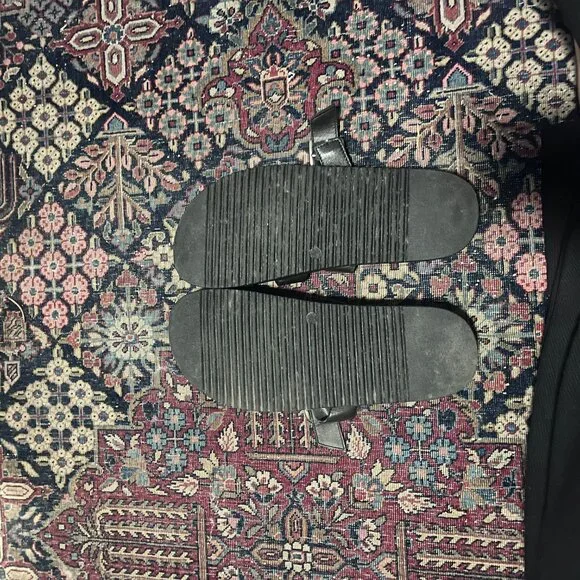 Steve Madden flatform slide sandals in black leather. - Picture 3 of 5